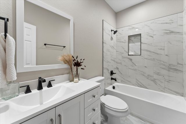 3907 Simonds Street, Greenville, TX 75401