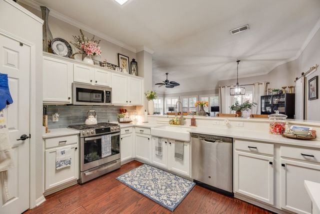 1104 Courtney Lane, Lewisville, TX 75077