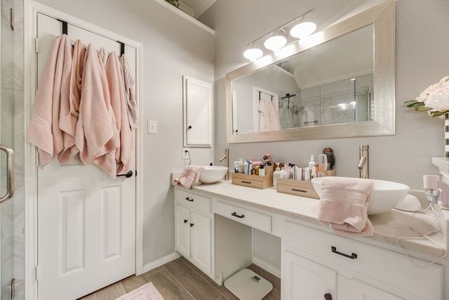 1104 Courtney Lane, Lewisville, TX 75077