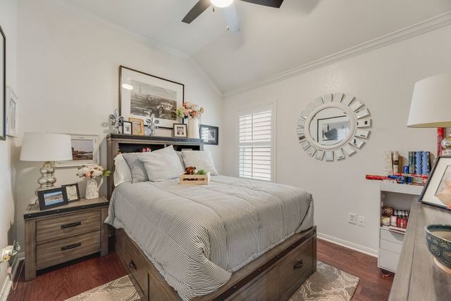 1104 Courtney Lane, Lewisville, TX 75077