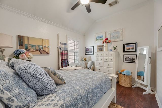 1104 Courtney Lane, Lewisville, TX 75077