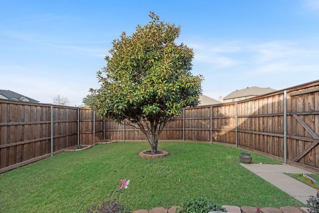 1104 Courtney Lane, Lewisville, TX 75077