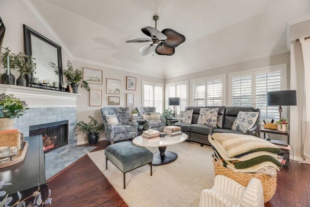 1104 Courtney Lane, Lewisville, TX 75077