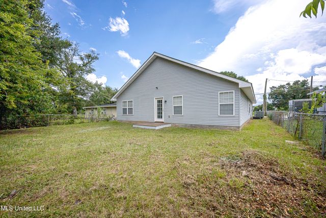 345 Bowen Street, Biloxi, MS 39530
