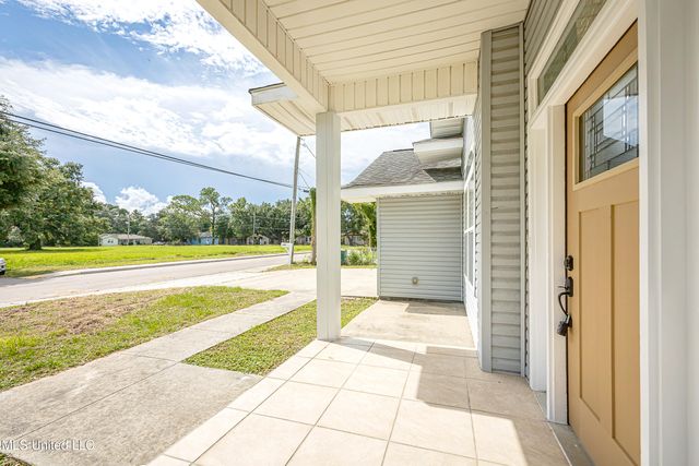 345 Bowen Street, Biloxi, MS 39530