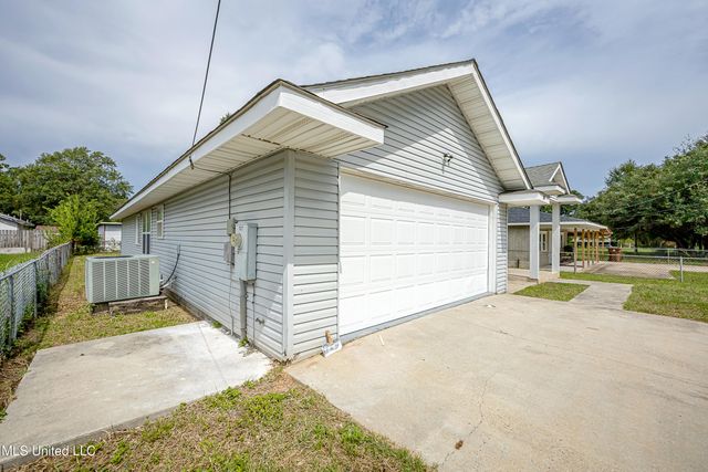345 Bowen Street, Biloxi, MS 39530