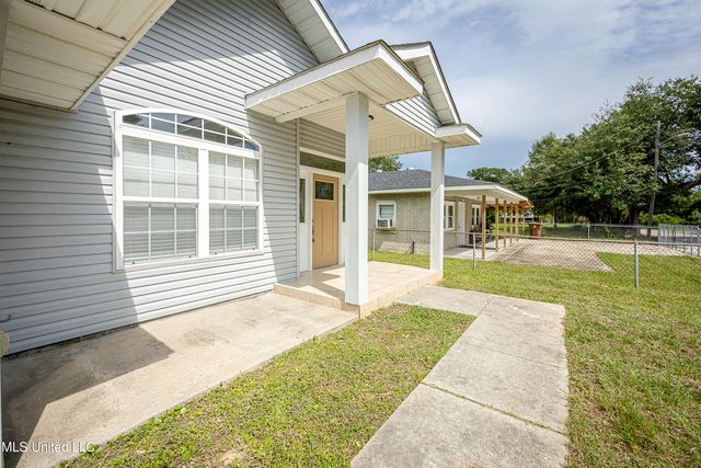 345 Bowen Street, Biloxi, MS 39530