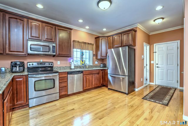 39 Fawn Meadow Drive, Naugatuck, CT 06770