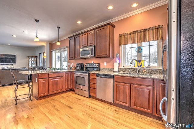 39 Fawn Meadow Drive, Naugatuck, CT 06770