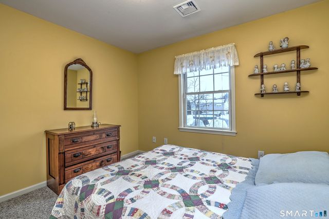 39 Fawn Meadow Drive, Naugatuck, CT 06770