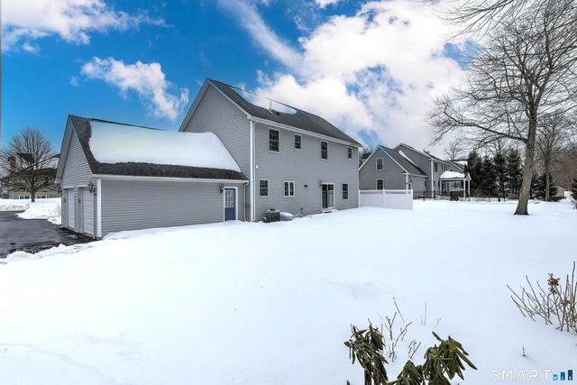 39 Fawn Meadow Drive, Naugatuck, CT 06770