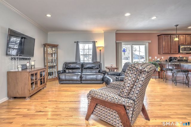 39 Fawn Meadow Drive, Naugatuck, CT 06770