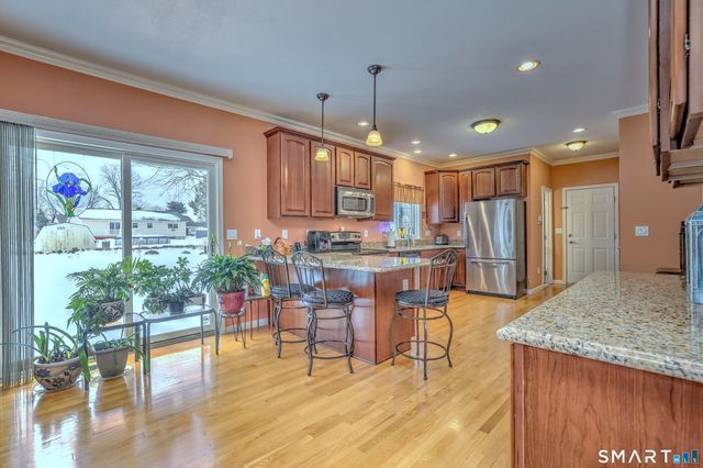 39 Fawn Meadow Drive, Naugatuck, CT 06770