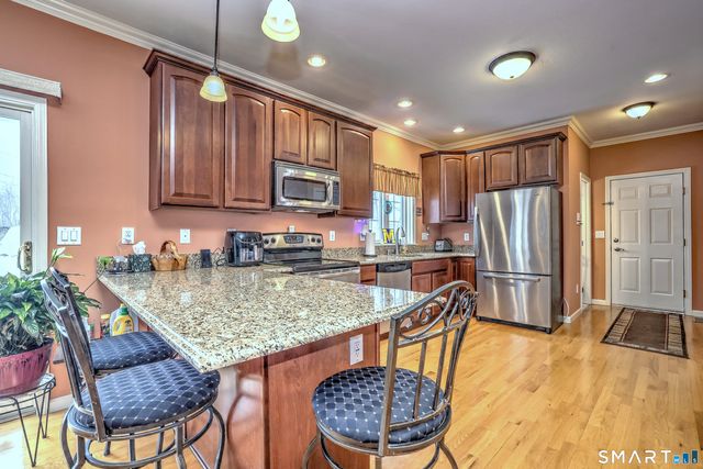 39 Fawn Meadow Drive, Naugatuck, CT 06770