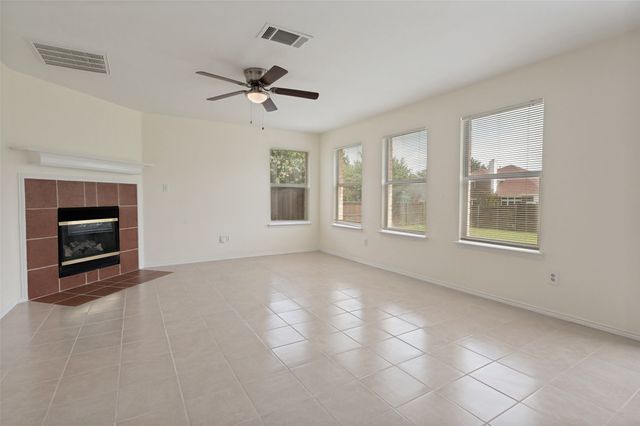 218 Jacob Court, Glenn Heights, TX 75154