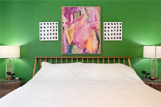 2657 Bingham Dr, Upper St Clair, PA 15241