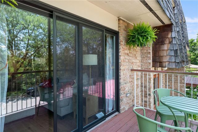 2657 Bingham Dr, Upper St Clair, PA 15241