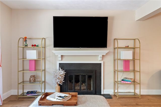 2657 Bingham Dr, Upper St Clair, PA 15241