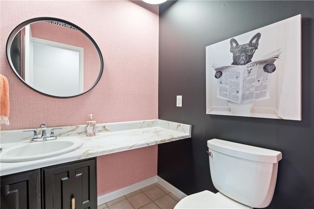 2657 Bingham Dr, Upper St Clair, PA 15241