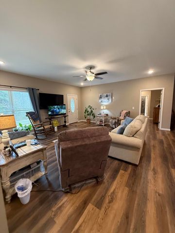 153 Windstone Drive, Trenton, GA 30752