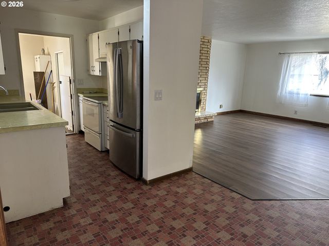 1518 WILKENSON St, Milton Freewater, OR 97862