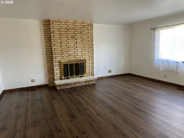 1518 WILKENSON St, Milton Freewater, OR 97862