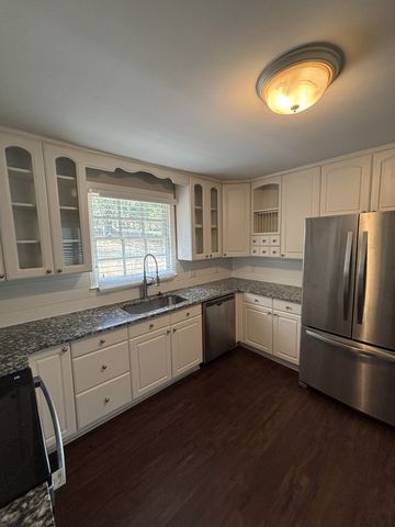 198 Barker Rd, Nashville, TN 37214
