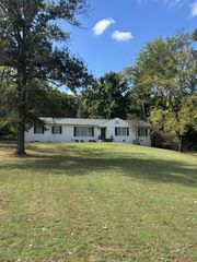 198 Barker Rd, Nashville, TN 37214