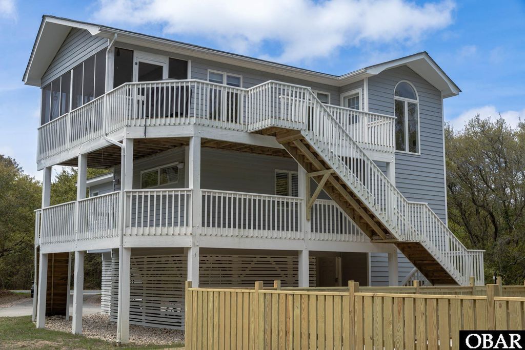 Image 2 of property listing at 318 Duck Road Lot 14, Southern Shores, NC 27949