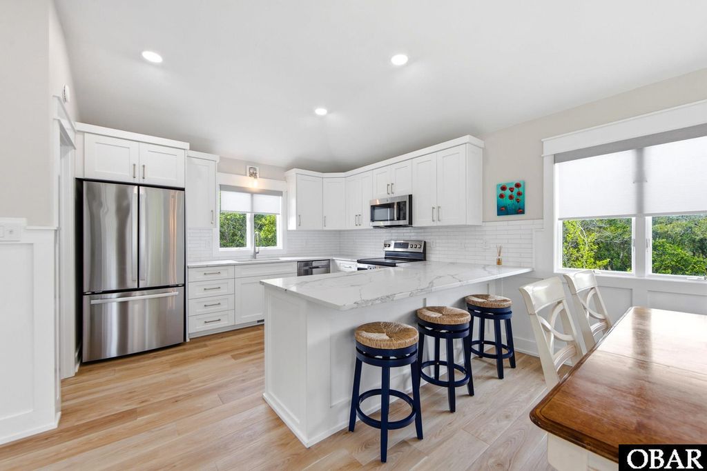 Image 4 of property listing at 318 Duck Road Lot 14, Southern Shores, NC 27949