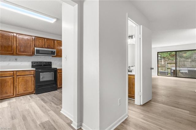 3496 Smokey Chamber DR, Virginia Beach, VA 23462