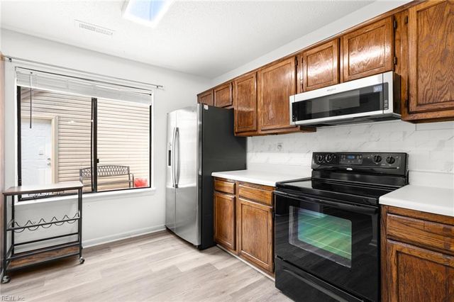 3496 Smokey Chamber DR, Virginia Beach, VA 23462