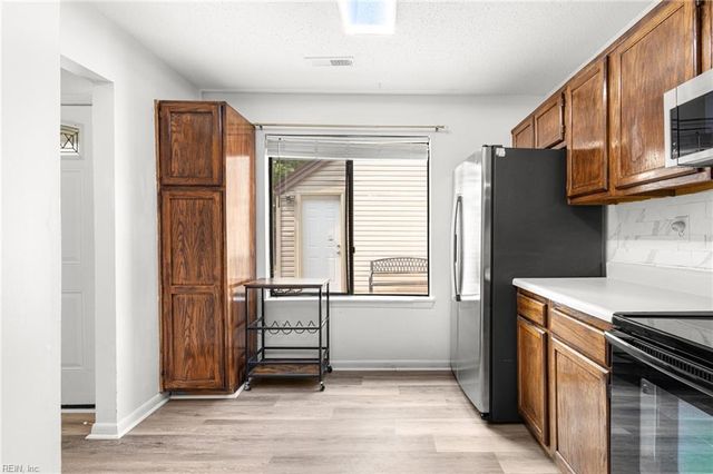 3496 Smokey Chamber DR, Virginia Beach, VA 23462