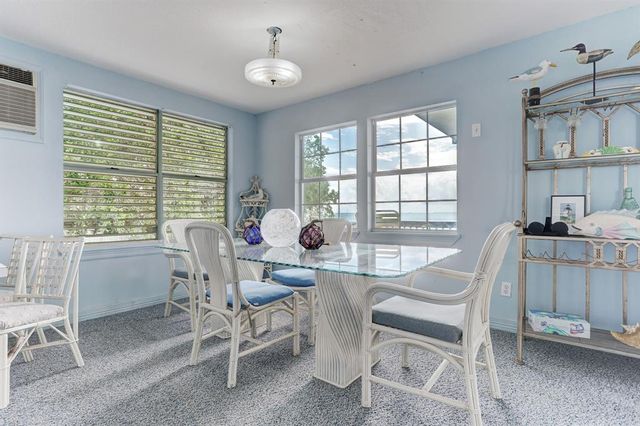 308 Bay Avenue, Kemah, TX 77565