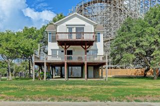 308 Bay Avenue, Kemah, TX 77565
