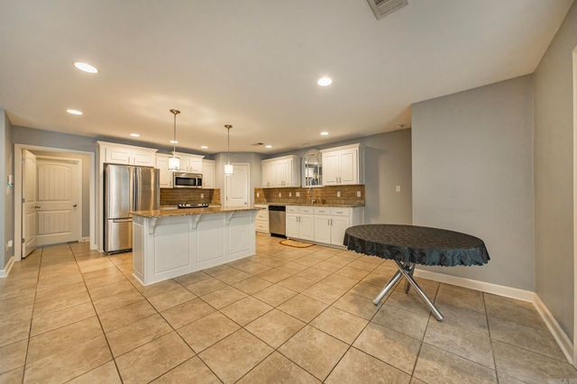 5501 Aviator Drive, Jacksonville, AR 72076