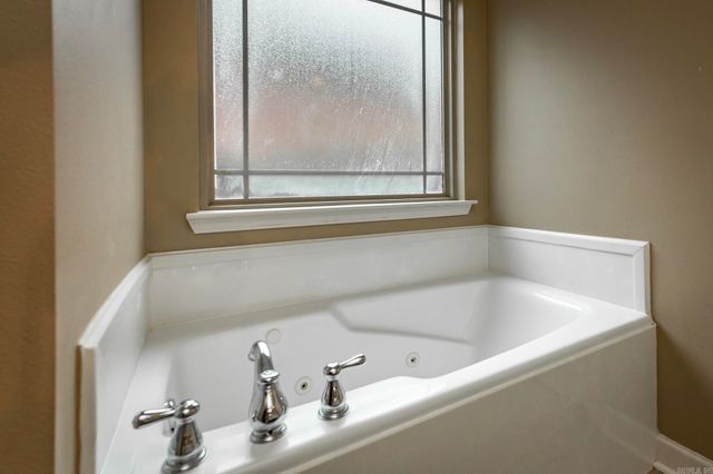 5501 Aviator Drive, Jacksonville, AR 72076