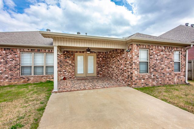 5501 Aviator Drive, Jacksonville, AR 72076