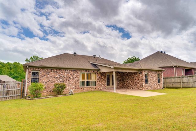 5501 Aviator Drive, Jacksonville, AR 72076