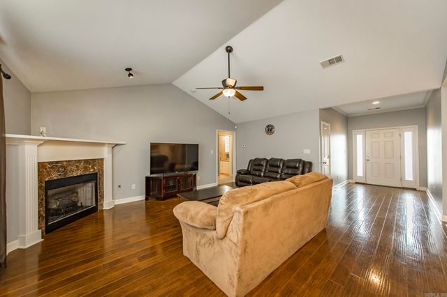 5501 Aviator Drive, Jacksonville, AR 72076