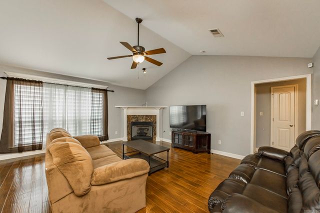 5501 Aviator Drive, Jacksonville, AR 72076