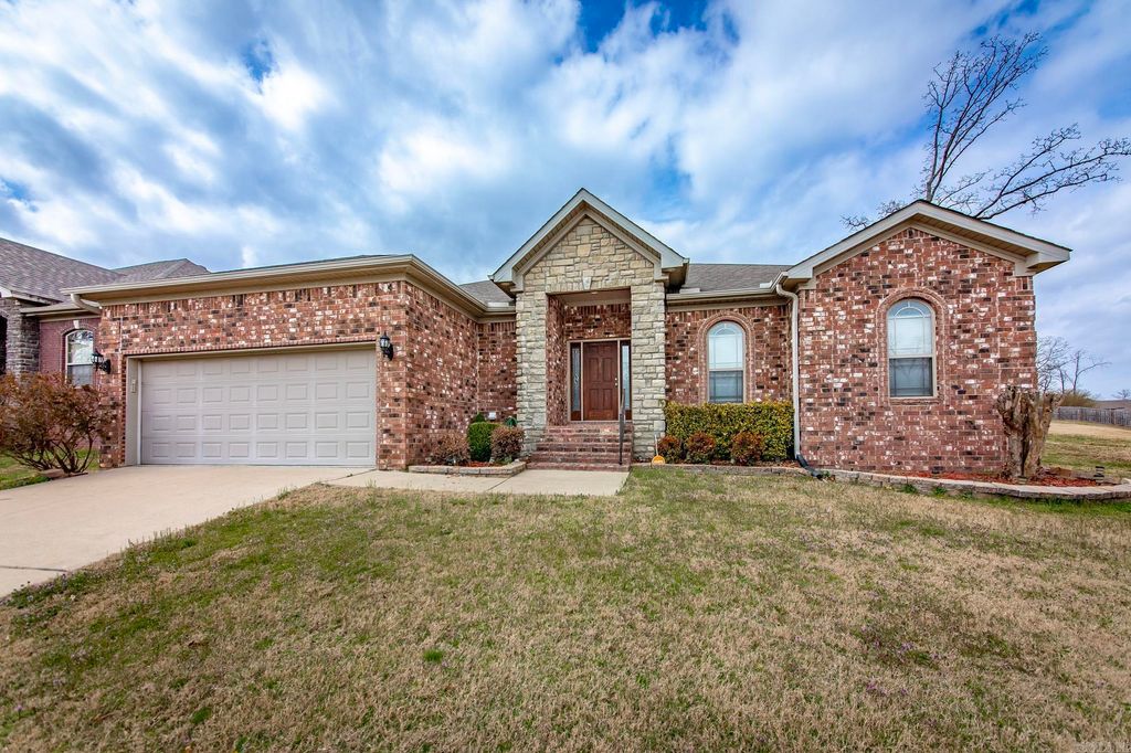 5501 Aviator Drive, Jacksonville, AR 72076