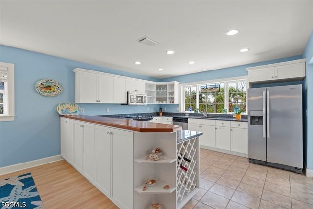 4534 Bowen Bayou RD, Sanibel, FL 33957