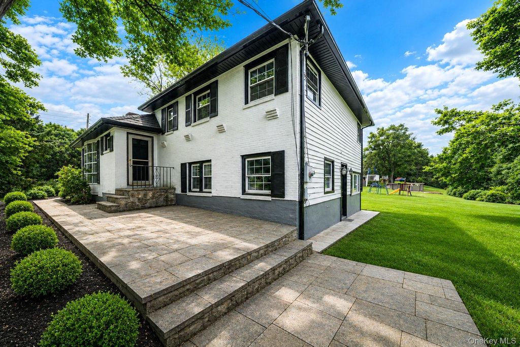 335 Lewis Avenue, Yorktown Heights, NY 10598 — photo 2