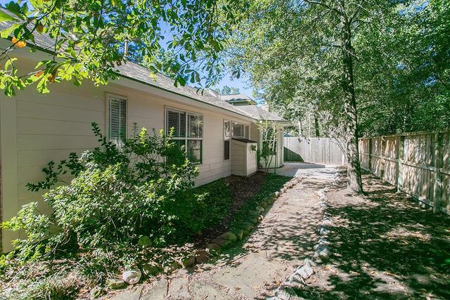 6 Tranquil Glade Place, Spring, TX 77381