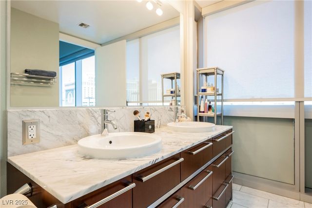 4471 Dean Martin Drive 810, Las Vegas, NV 89103