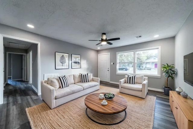 4611 Nevada, Dickinson, TX 77539