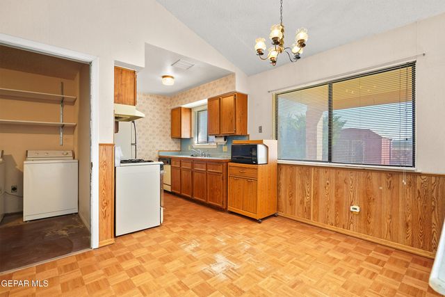 1628 GENE TORRES Drive, El Paso, TX 79936