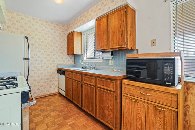 1628 GENE TORRES Drive, El Paso, TX 79936