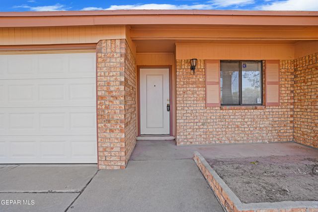 1628 GENE TORRES Drive, El Paso, TX 79936